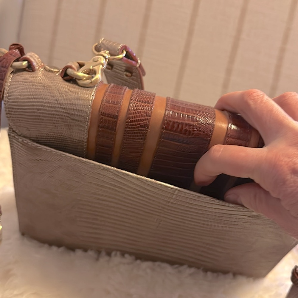 Brahmin bag, like new, medium - Picture 6 of 13